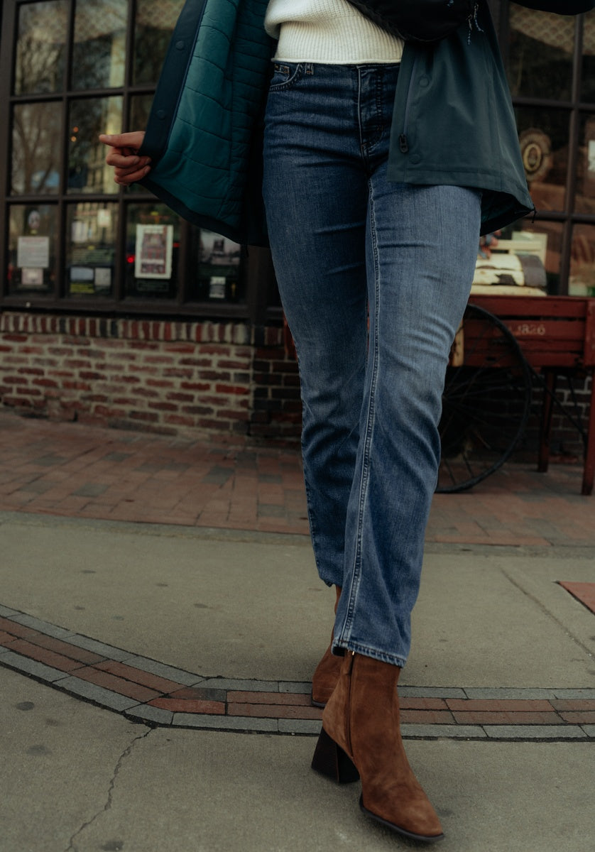 Women's Kontour Form Straight Denim